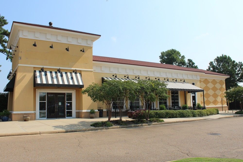 Former Corner Bakery: 108 Market St, Flowood, MS 39232
